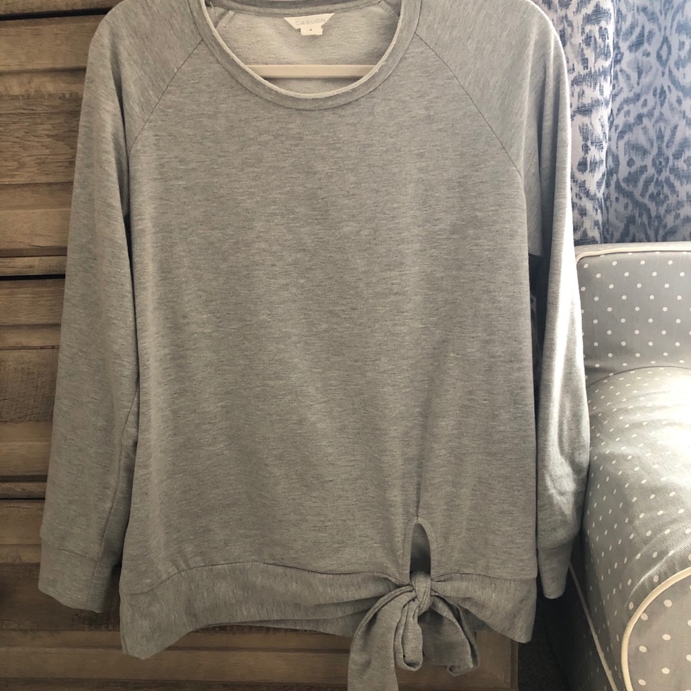 Caslon tie top